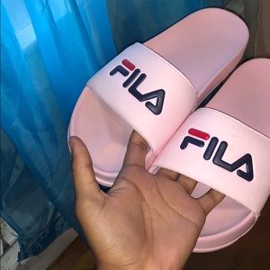 Fila slides